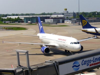 Airbus A320 HamburgAirways D-AHHF (2)