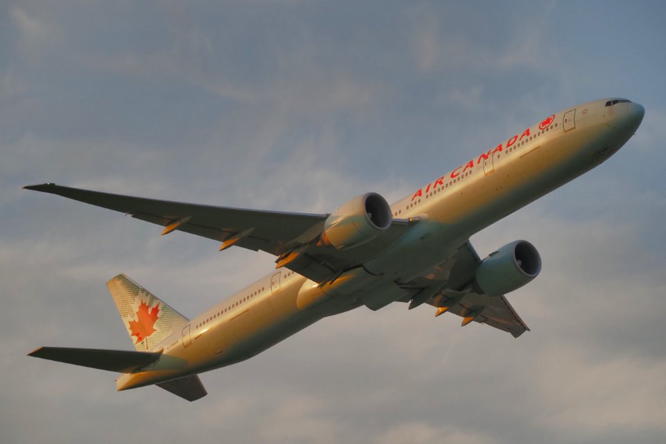 Air Canada Boeing 777-300ER C-FNNW in Narita