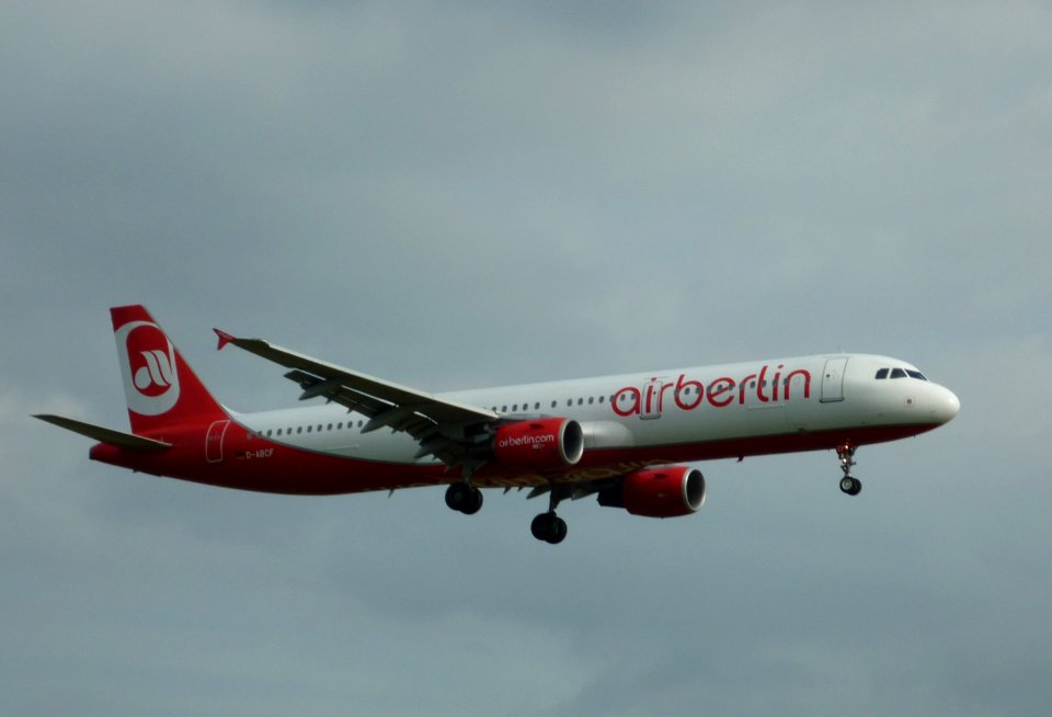 AirBerlinA321-200approachTXL