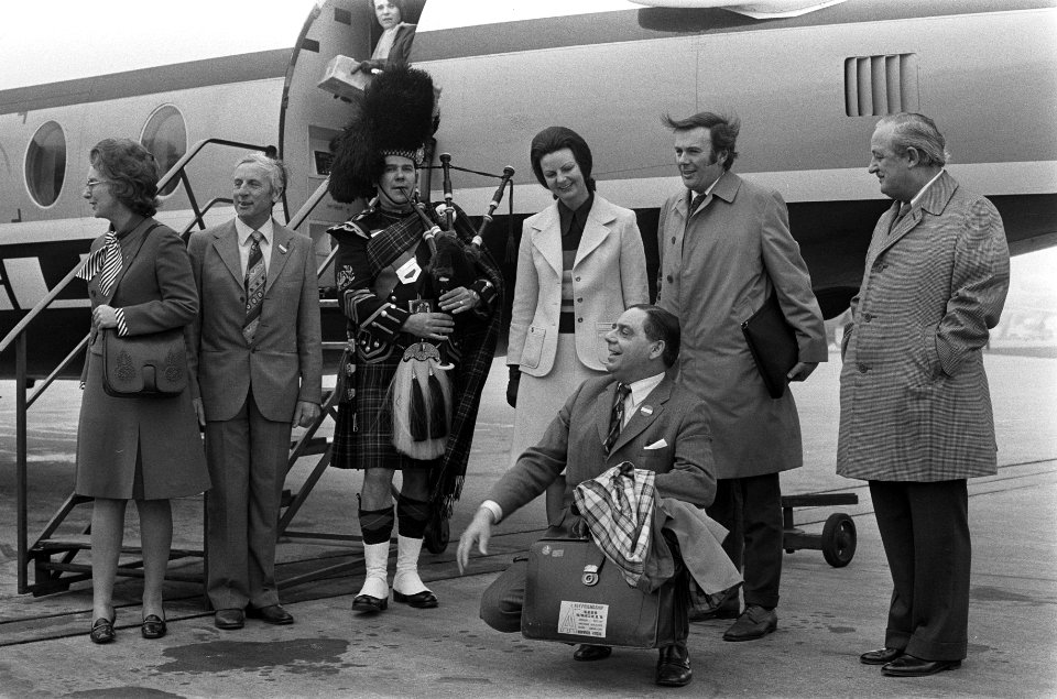Air Anglia opent dienst tussen Aberdeen (Schotland) en Amsterdam, burgemeester A, Bestanddeelnr 927-0992