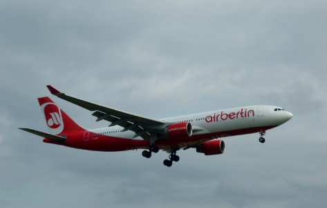 AirBerlinAirbusA330-200landingTXL