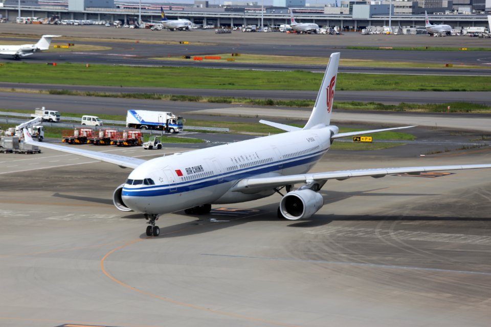 Air China A330-300 (B-5906) @ HND, Aug 2018