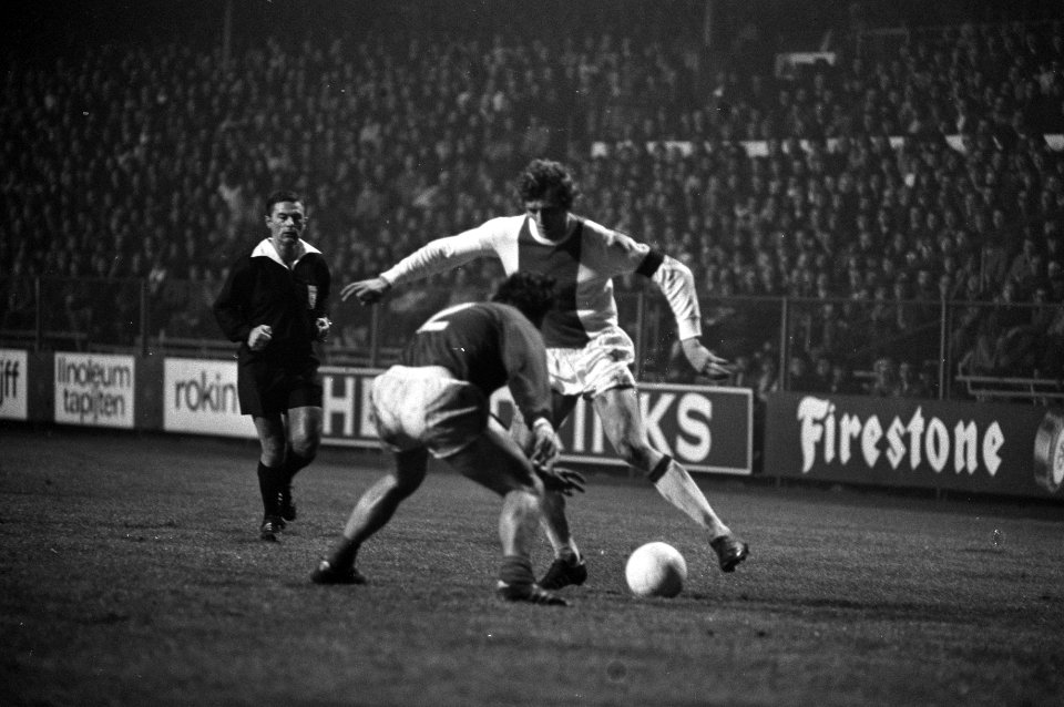 Ajax tegen Go Ahead Eagles 3-0 om KNVB beker Piet Keizer in actie, Bestanddeelnr 925-3965