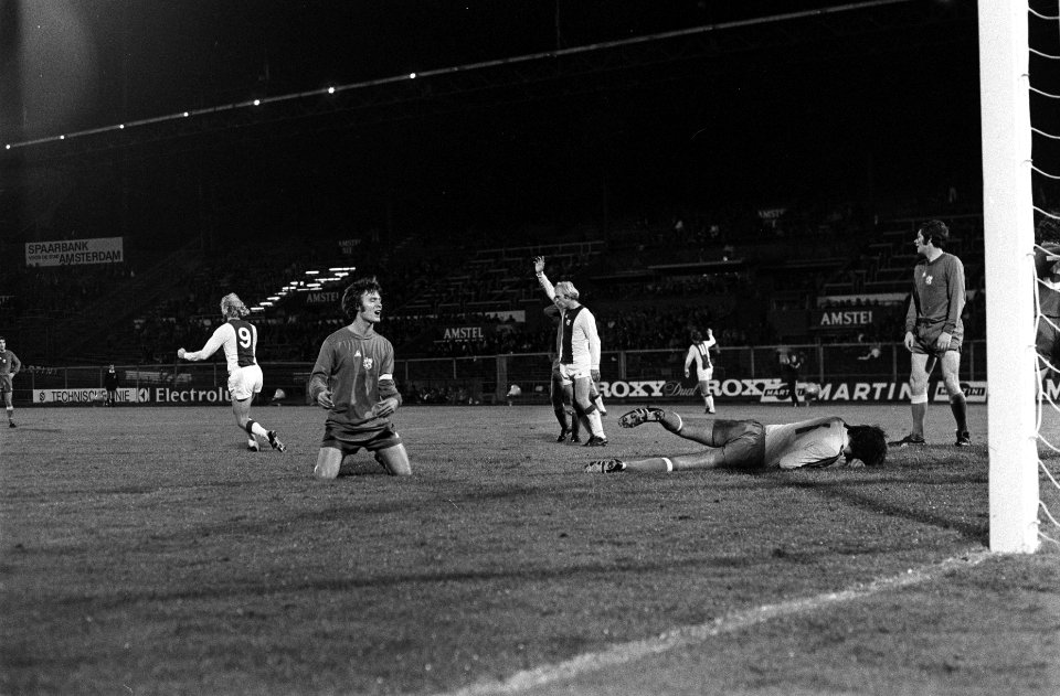 Ajax tegen Glentoran 8-0 (Uefacup) Geels scoort vierde doelpunt, Geels juicht n, Bestanddeelnr 928-1824