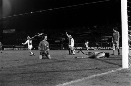 Ajax tegen Glentoran 8-0 (Uefacup) Geels scoort vierde doelpunt, Geels juicht n, Bestanddeelnr 928-1824