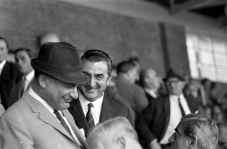 Ajax tegen Go Ahead 2-0. Real Madrid trainer Miguel Munoz (rechts), voorzitter v, Bestanddeelnr 920-5949