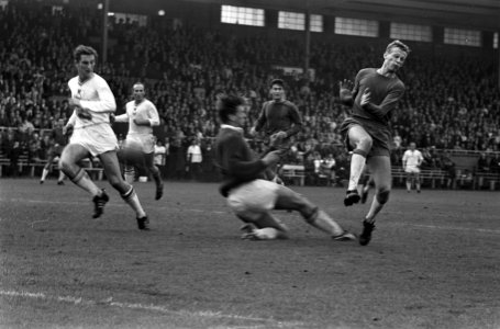 Ajax tegen Go Ahead 4-0, spelmomenten. Ajax-aanval via Nuninga, Bestanddeelnr 918-2278