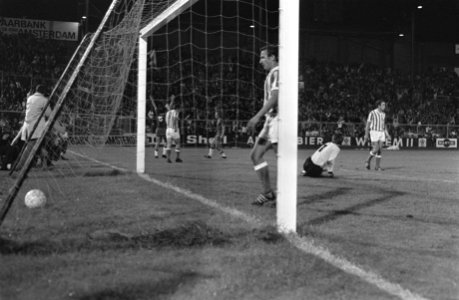 Ajax tegen Menduri Tirana 2-0, Europa Cup I, Bestanddeelnr 923-8897