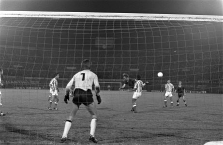 Ajax tegen Menduri Tirana 2-0, Europa Cup I, Bestanddeelnr 923-8901