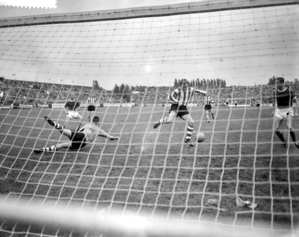 Ajax tegen PSV 0-0, spelmoment, Bestanddeelnr 911-5628