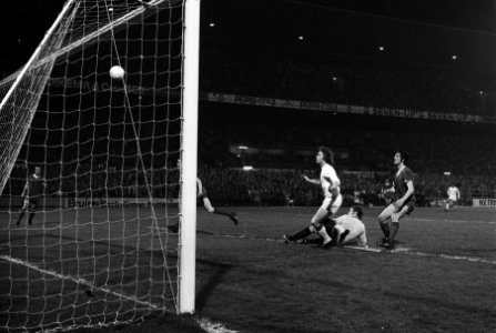 Ajax tegen PSV 1-2 (halve finale KNVB), eerste Ajax doelpunt, Bestanddeelnr 927-1059