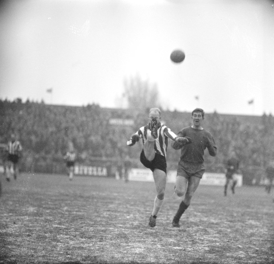 Ajax tegen PSV 1-1, Roel Wiersma en Kees Groot, Bestanddeelnr 914-6496