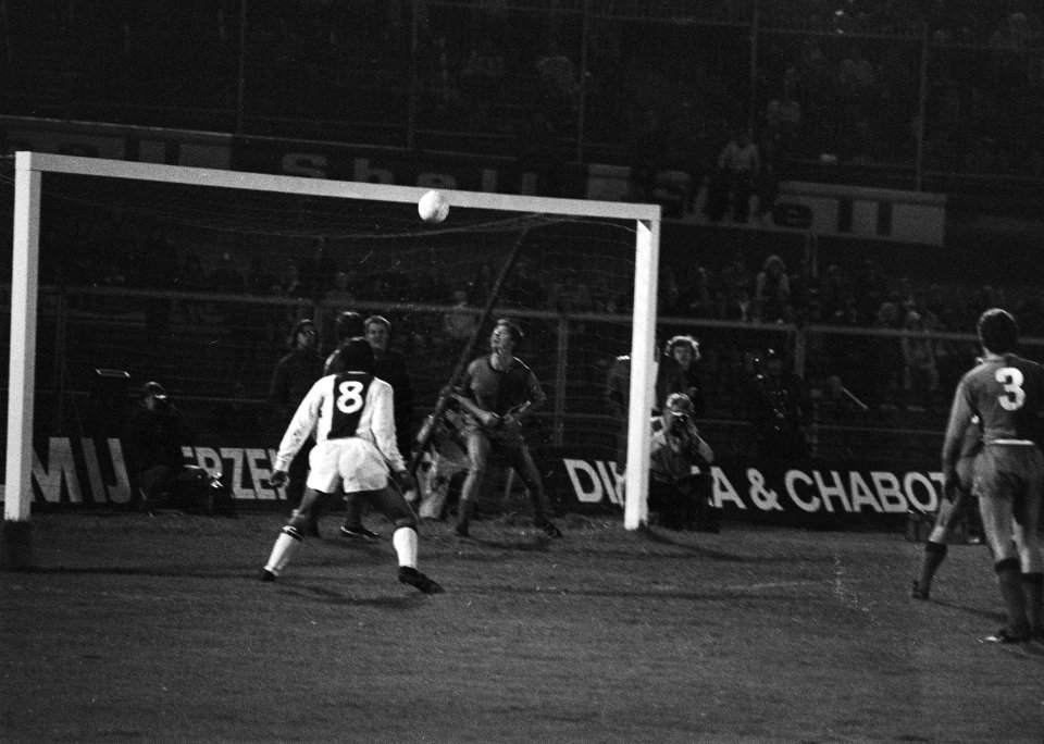 Ajax tegen Basel 3-0 om Europa Cup I, Bestanddeelnr 923-9452