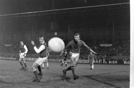 Ajax - Arsenal, 1-0. Halve finale Jaarbeursstedenbeker. Arsenal-doelman Bob Wils, Bestanddeelnr 923-4435