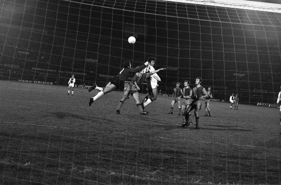 Ajax tegen Basel 3-0 om Europa Cup I, Bestanddeelnr 923-9454