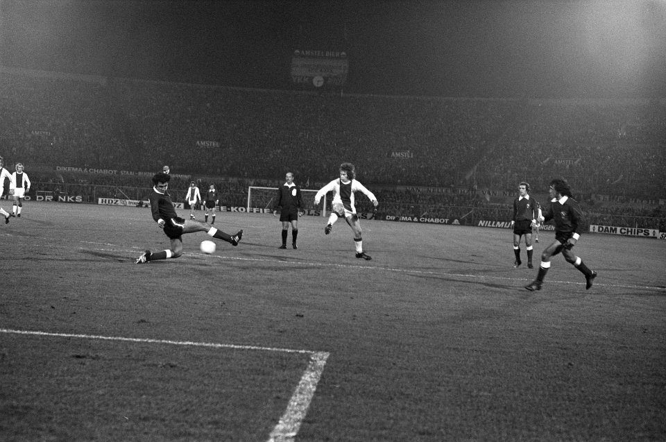 Ajax tegen Independiente 3-0, tweede wedstrijd voor wereldbeker, aanval Ajax, Bestanddeelnr 925-9152