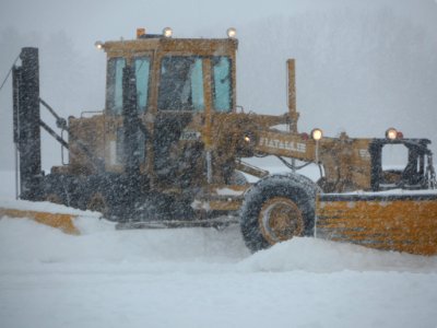 Airport snow removal photo