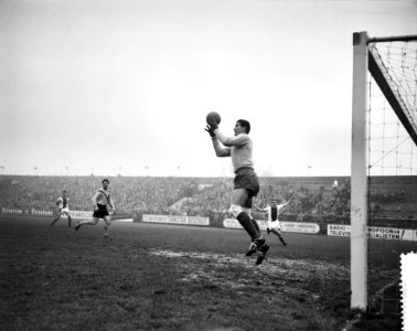 Ajax tegen DOS 3-1, De Munck in actie, Bestanddeelnr 911-8871