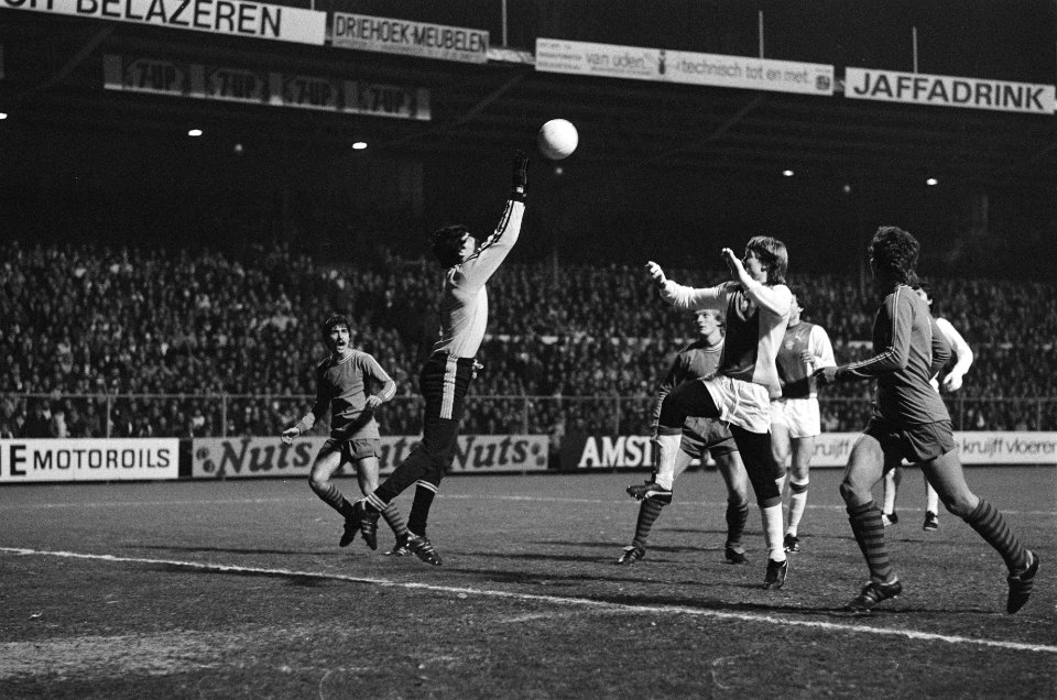 Ajax tegen Honved ( Europa Cup III ) 2-0, spelmomenten, Bestanddeelnr 930-0327