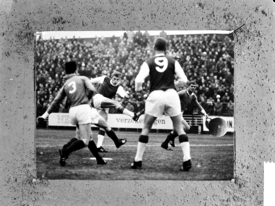 Ajax tegen Fortuna 54 4-1, Piet Keizer maakt eerste doelpunt voor Ajax, Bestanddeelnr 915-9363