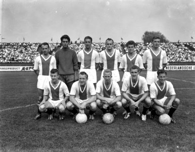 Ajax tegen NAC 3-0, elftal van Ajax, Bestanddeelnr 910-6228