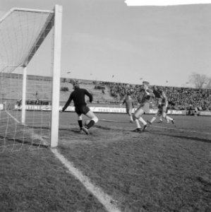 Ajax tegen NAC 3-0, Nuninga in actie, Bestanddeelnr 917-4284