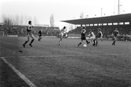 Ajax tegen FC Utrecht 6-0, Ling scoort vierde doelpunt, Bestanddeelnr 929-5241