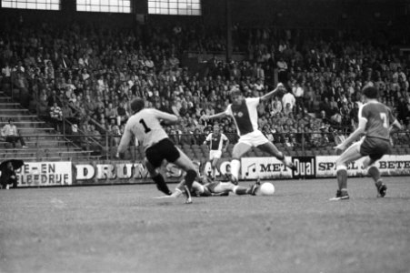 Ajax tegen FC Wageningen 2-4, Molenaar breekt door, Bestanddeelnr 930-9903