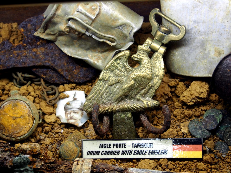 Aigle Porte -Tambour, Drum Carrier with Eagle Emblem, Musée Somme 1916, pic-012