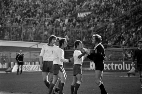 Ajax tegen FC Amsterdam 2-1, vlnr Otto, Keizer, Van de Merkt en Flinkevleuge, Bestanddeelnr 927-5105