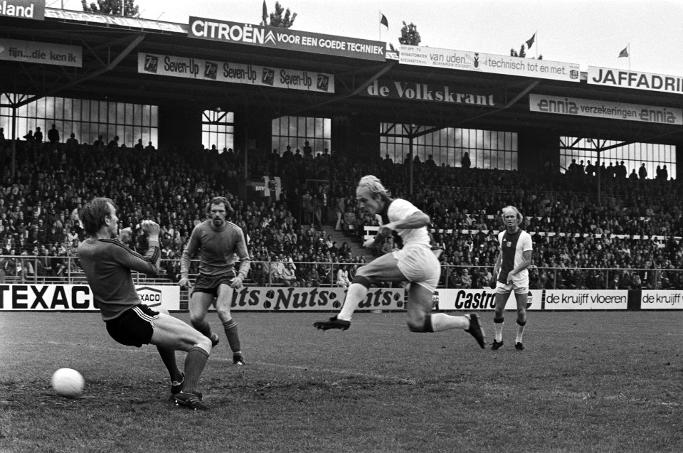 Ajax tegen FC Twente 5-3, Brokamp scoort langs Gras, Bestanddeelnr 928-6124