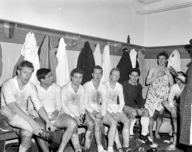 Ajax tegen Feyenoord (juichende spelers van Ajax), Bestanddeelnr 913-8148
