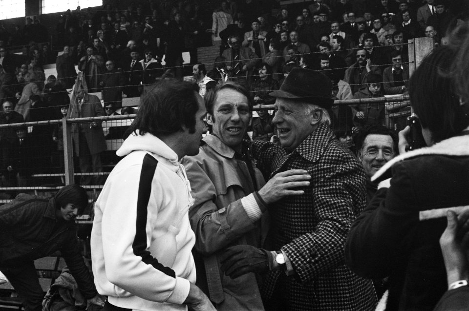 Ajax tegen FC Amsterdam 2-4, na afloop trainer Van de Meent en voorzitter Stoop , Bestanddeelnr 927-7726