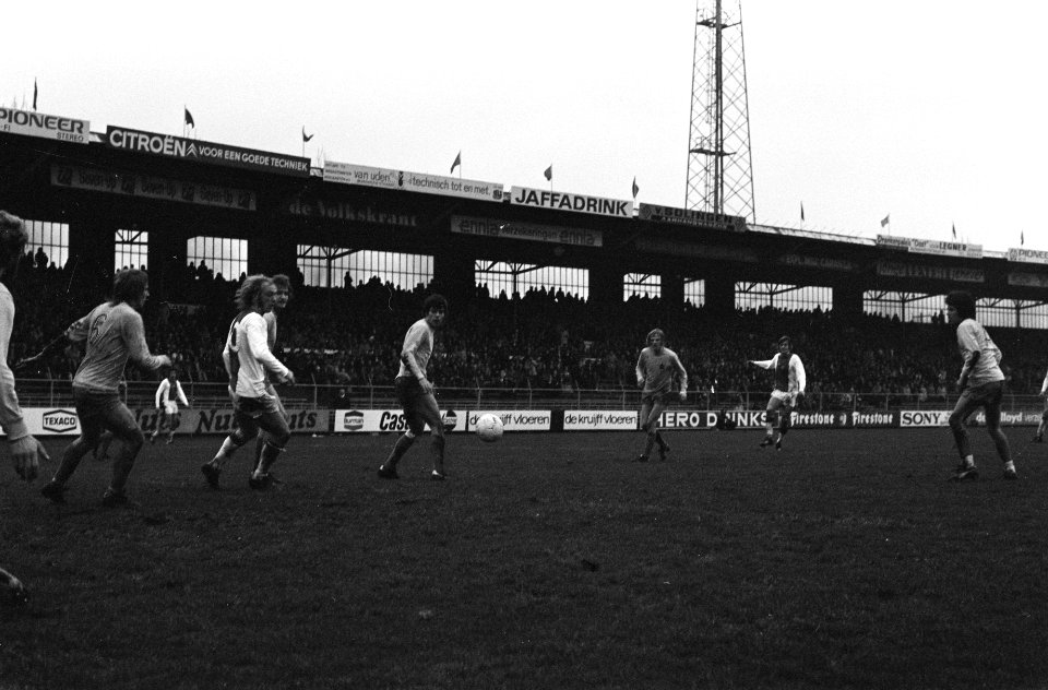 Ajax tegen MVV 4-2, spelmomenten, Bestanddeelnr 927-6751