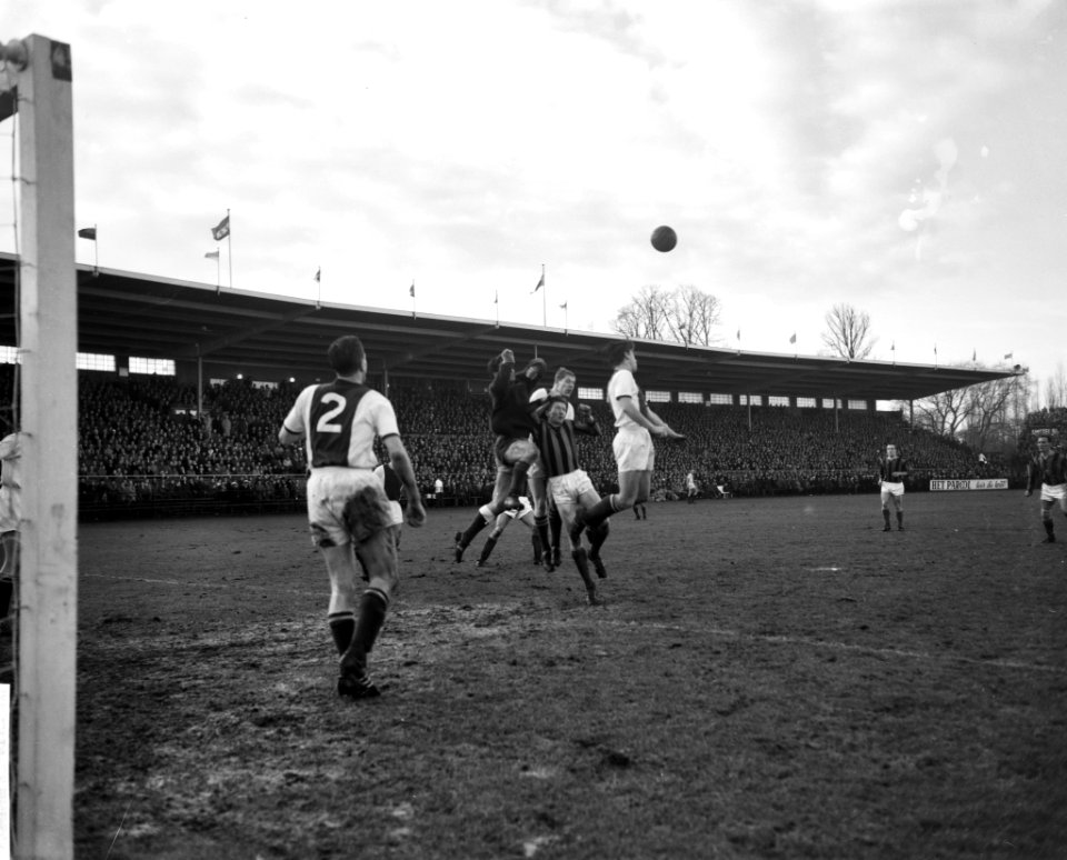 Ajax tegen DWS 8-0 Spelmoment voor hetAjaxdoel, Bestanddeelnr 913-4519