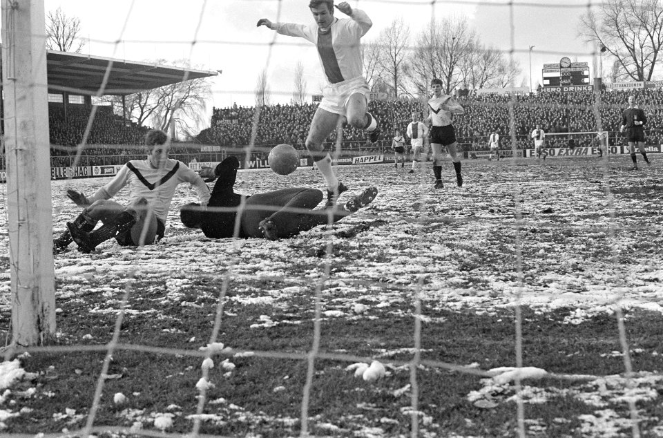 Ajax tegen DOS 7-0 Danielson scoort 6-0, Bestanddeelnr 922-0842