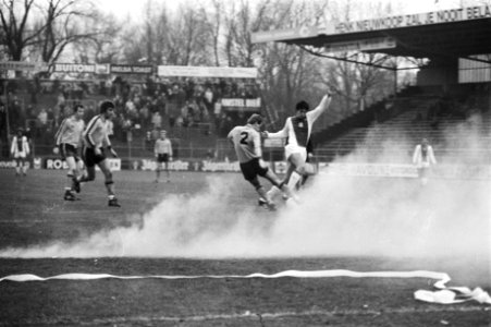 Ajax tegen NAC 3-1, La Ling in actie, Bestanddeelnr 929-5489
