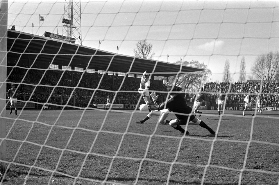 Ajax tegen MVV 8-0, Keizer maakt eerste doelpunt, Bestanddeelnr 925-5155