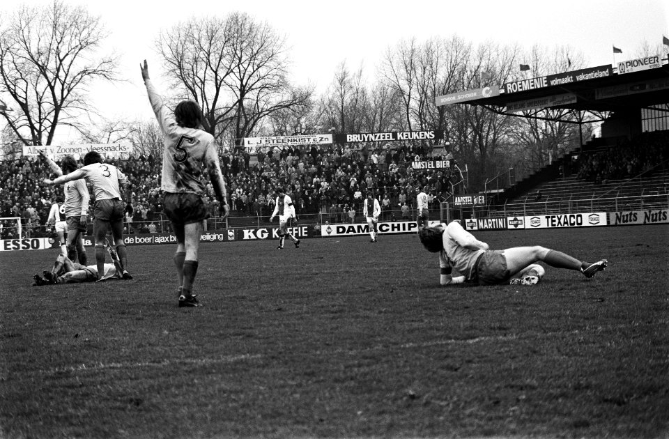 Ajax tegen MVV 4-2, spelmomenten, Bestanddeelnr 927-6750