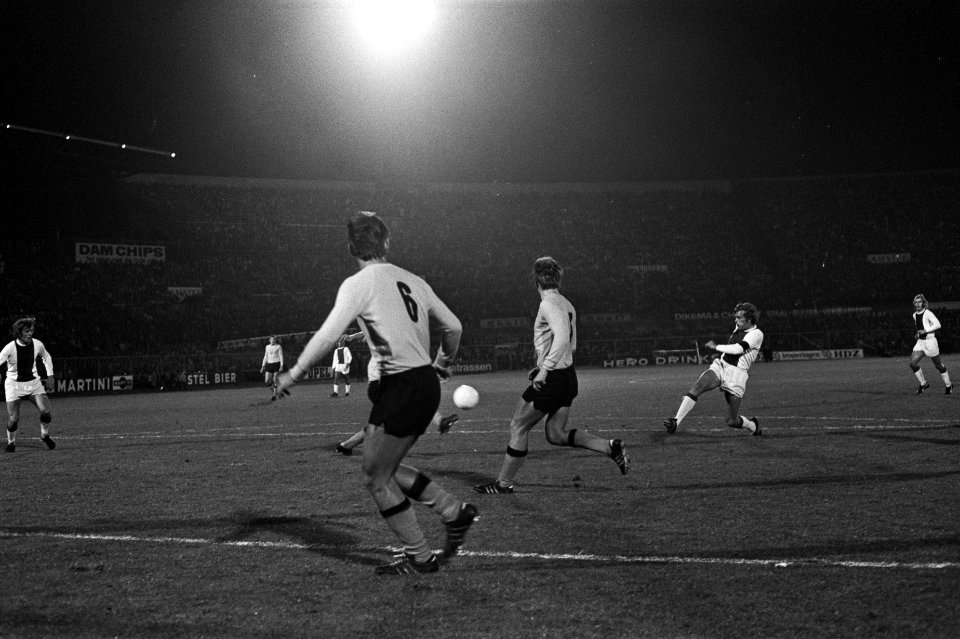 Ajax tegen Dynamo Dresden 2-0, Europa Cup I , doelpunt van Keizer, Bestanddeelnr 924-9370