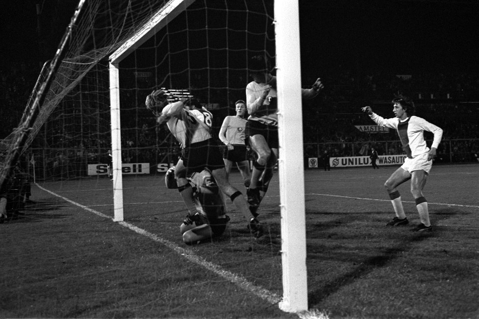 Ajax tegen Dynamo Dresden 2-0, Europa Cup I, Bestanddeelnr 924-9375