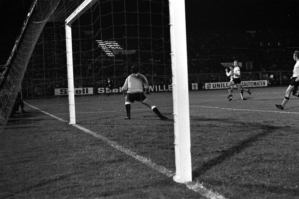 Ajax tegen Dynamo Dresden 2-0, Europa Cup I, Bestanddeelnr 924-9372