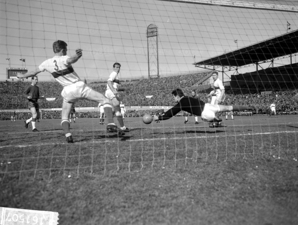 Ajax tegen DWS 1-1, Vesters, De Jong , Schrijvers, Jongbloed, Ouderland en Pijlm, Bestanddeelnr 916-1507