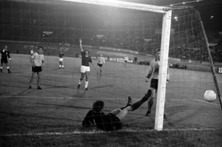 Ajax tegen FC Brugge vriendschappelijk 1-0 voor Ajax, Bestanddeelnr 923-7651