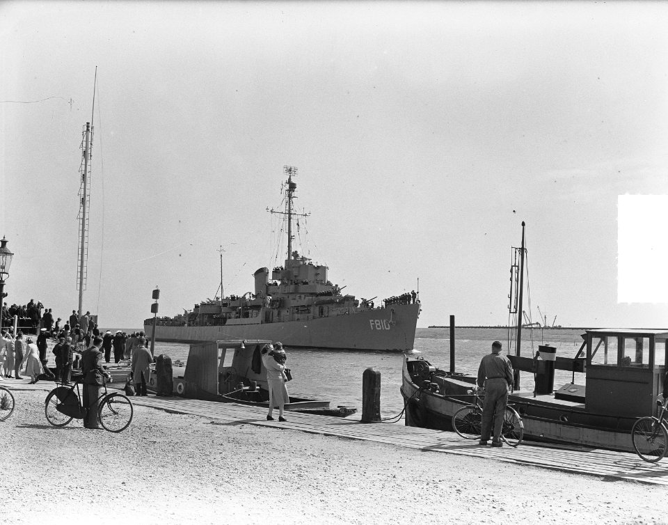 Aankomst Hr. Ms. De Zeeuw Den Helder, Bestanddeelnr 904-6772