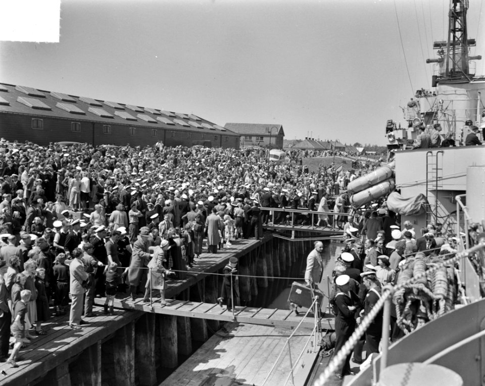 Aankomst Hr. Ms. Evertsen te Den Helder, Bestanddeelnr 904-5974