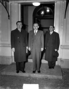 Aankomst Italiaanse minister-president, Giuseppe Pella, in Den Haag bij Dr. Dree, Bestanddeelnr 906-1292