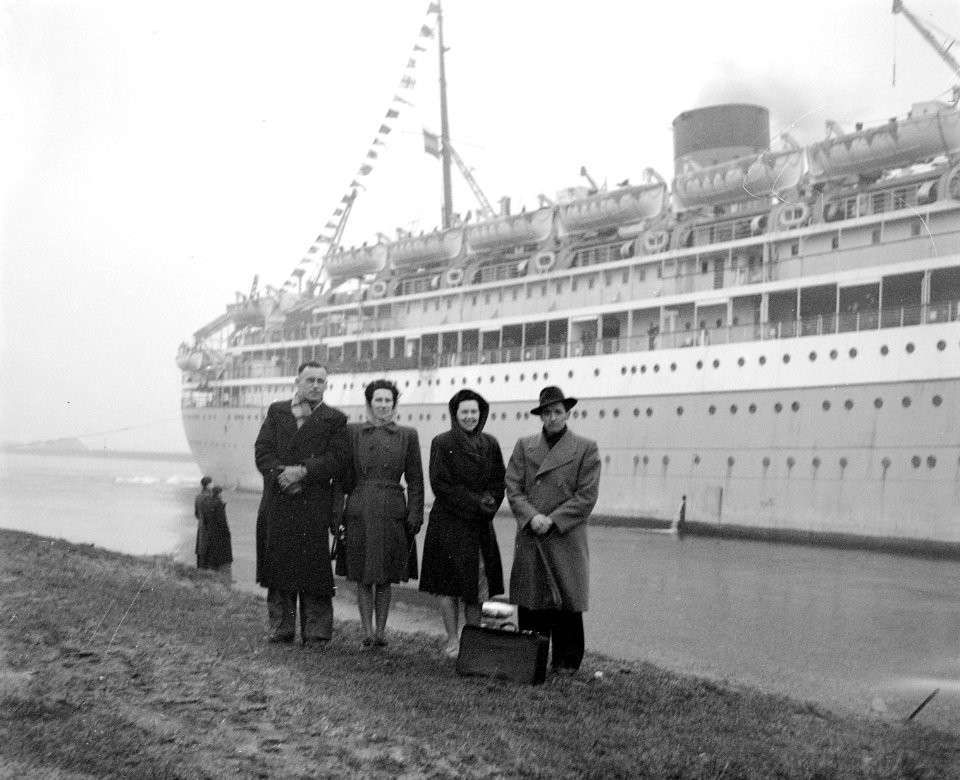 Aankomst Johan van Oldenbarneveldt met eerste bataljon OVW-ers. In het Noordzee…, Bestanddeelnr 902-5816