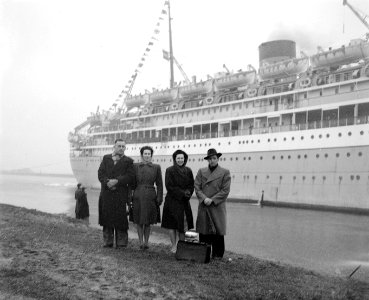 Aankomst Johan van Oldenbarneveldt met eerste bataljon OVW-ers. In het Noordzee…, Bestanddeelnr 902-5816