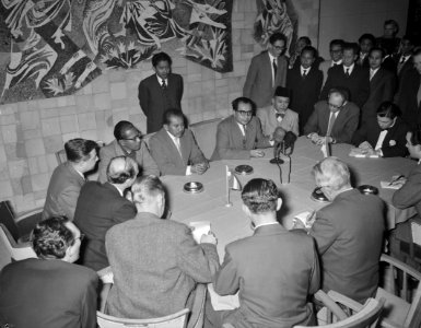 Aankomst Indonesische delegatie voor conferentie, Bestanddeelnr 907-4952